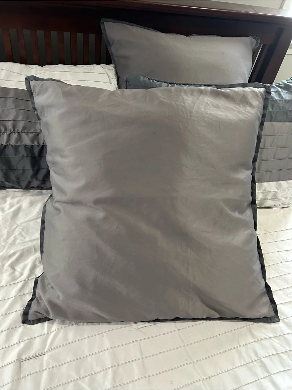Queen Comforter Set – Gray & White Pleated Bedding Set